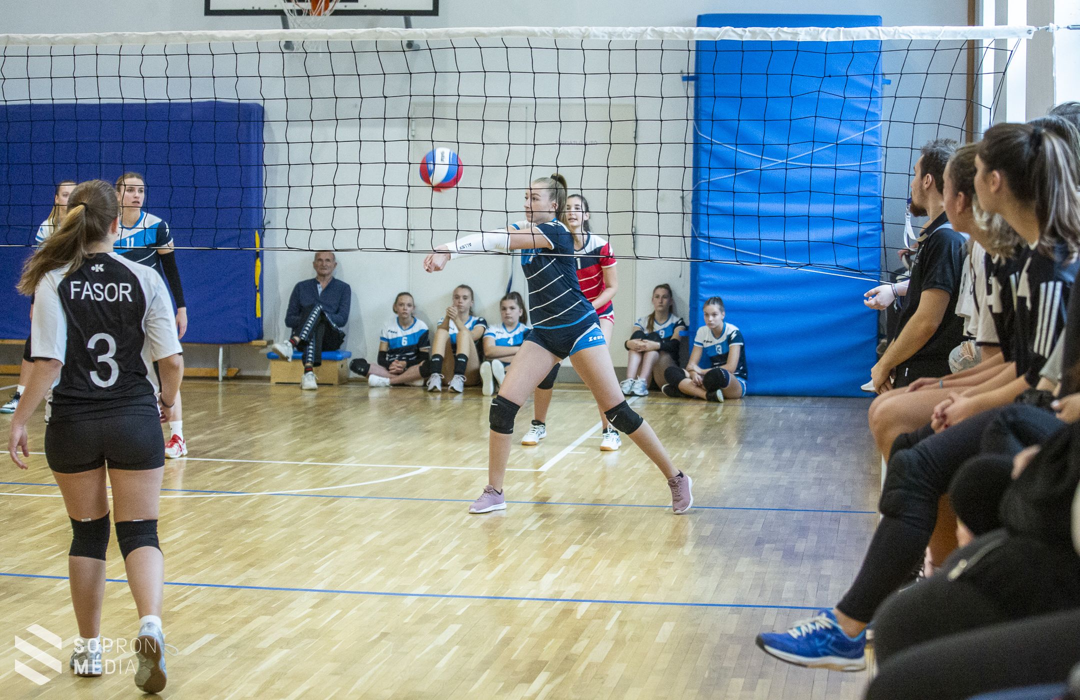 Emléktornával tisztelegtek az Eötvös Gimnázium egykori tanára előtt