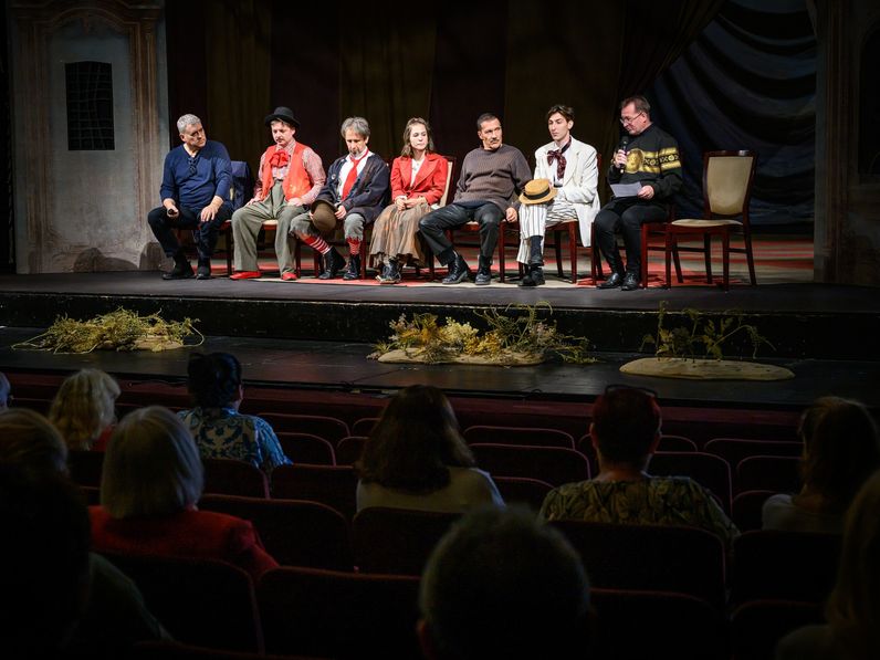 Országúton: találkozó a közönséggel és nyílt próba