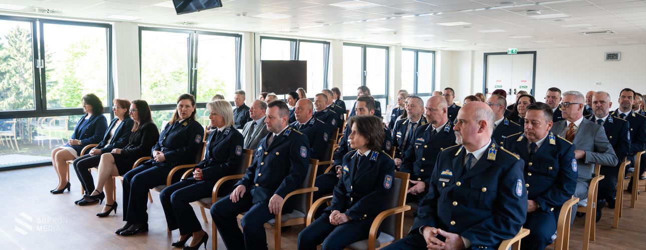 A rendőrség napja alkalmából ünnepélyes állománygyűlést tarott a Soproni Rendőrkapitányság