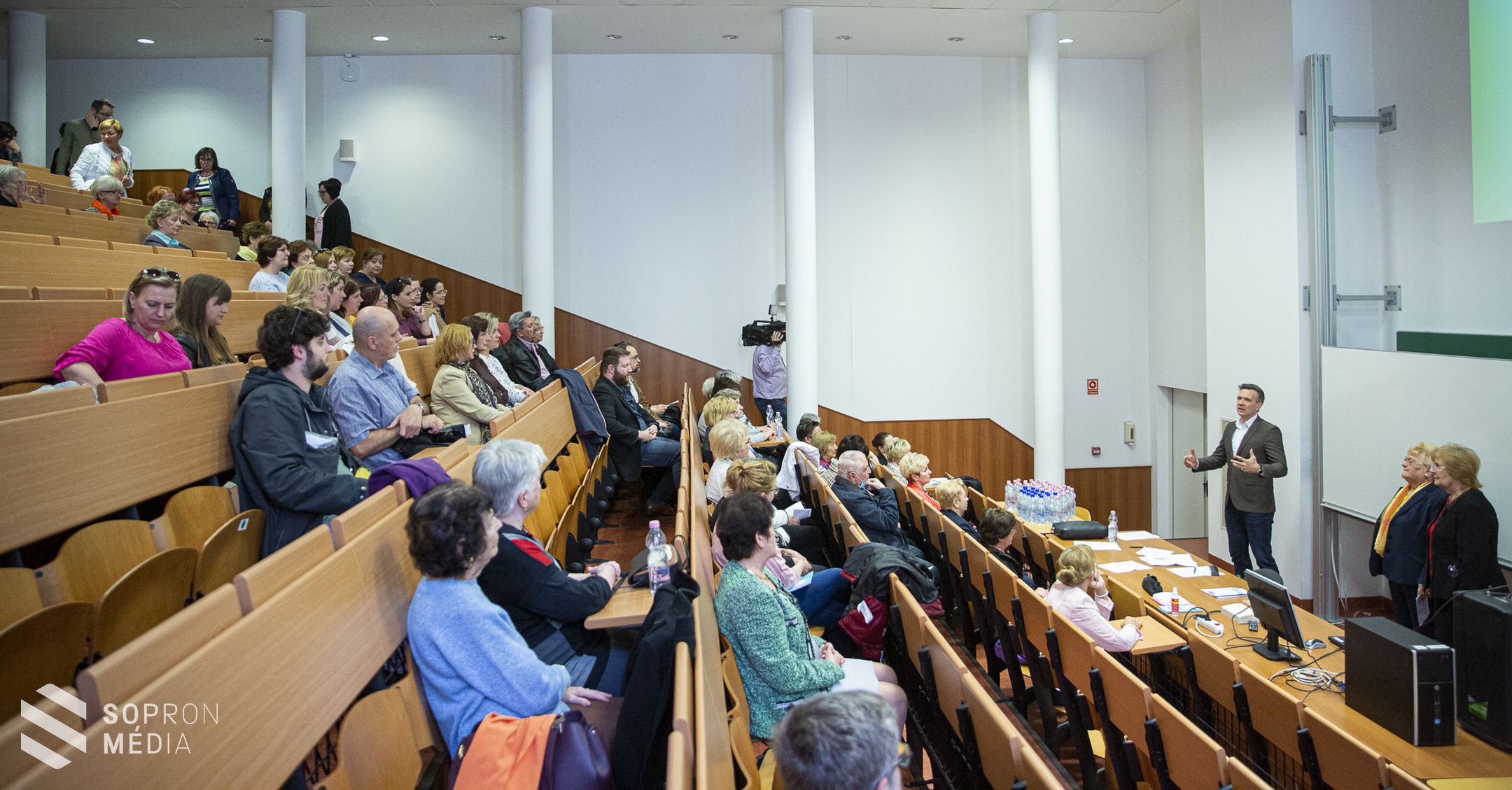 Idősügyi Tudományos Szakmai Konferenciát tartottak Sopronban