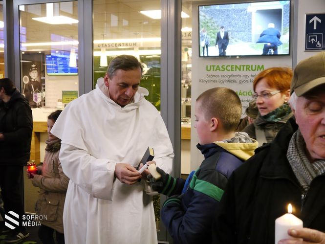 Megérkezett a Betlehemi Békeláng Sopronba 2016