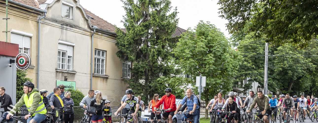 Több mint ötszázan pattantak nyeregbe az idei Vasvilla Kerékpártúrán