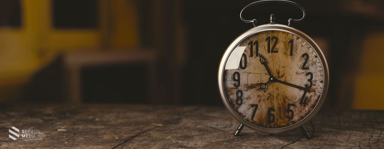 Vasárnap kezdődik a téli időszámítás