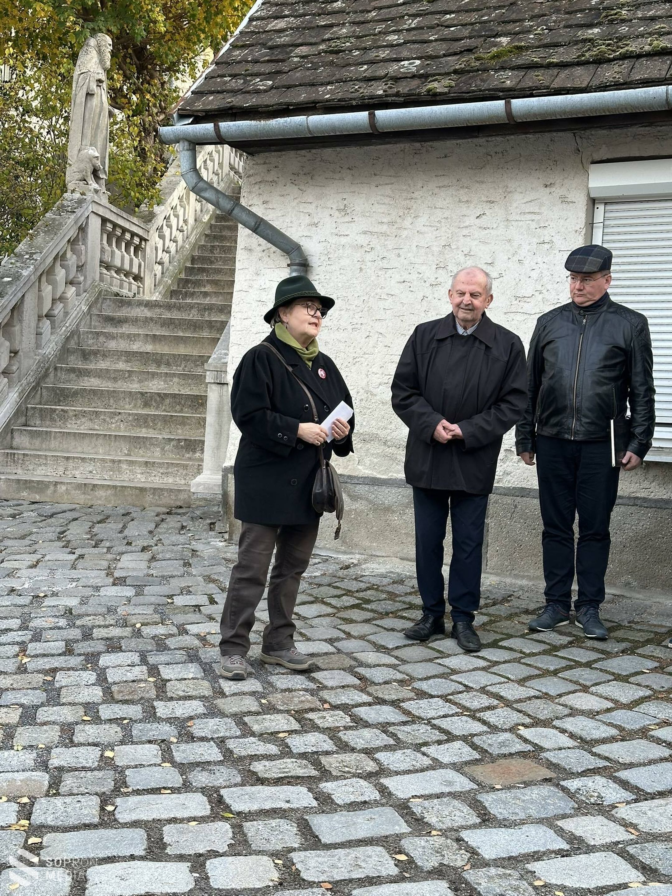 Őszi bakancsos túra és gyertyagyújtás Szent Wolfgang napján