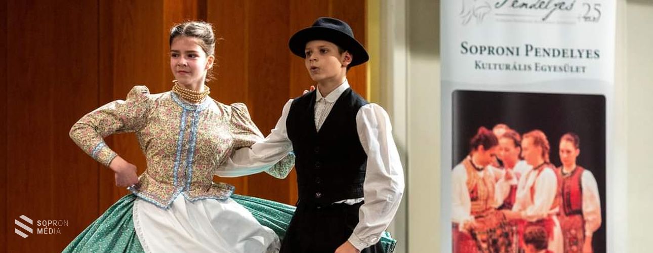 Néptáncvetélkedőt tartottak a Liszt Központban