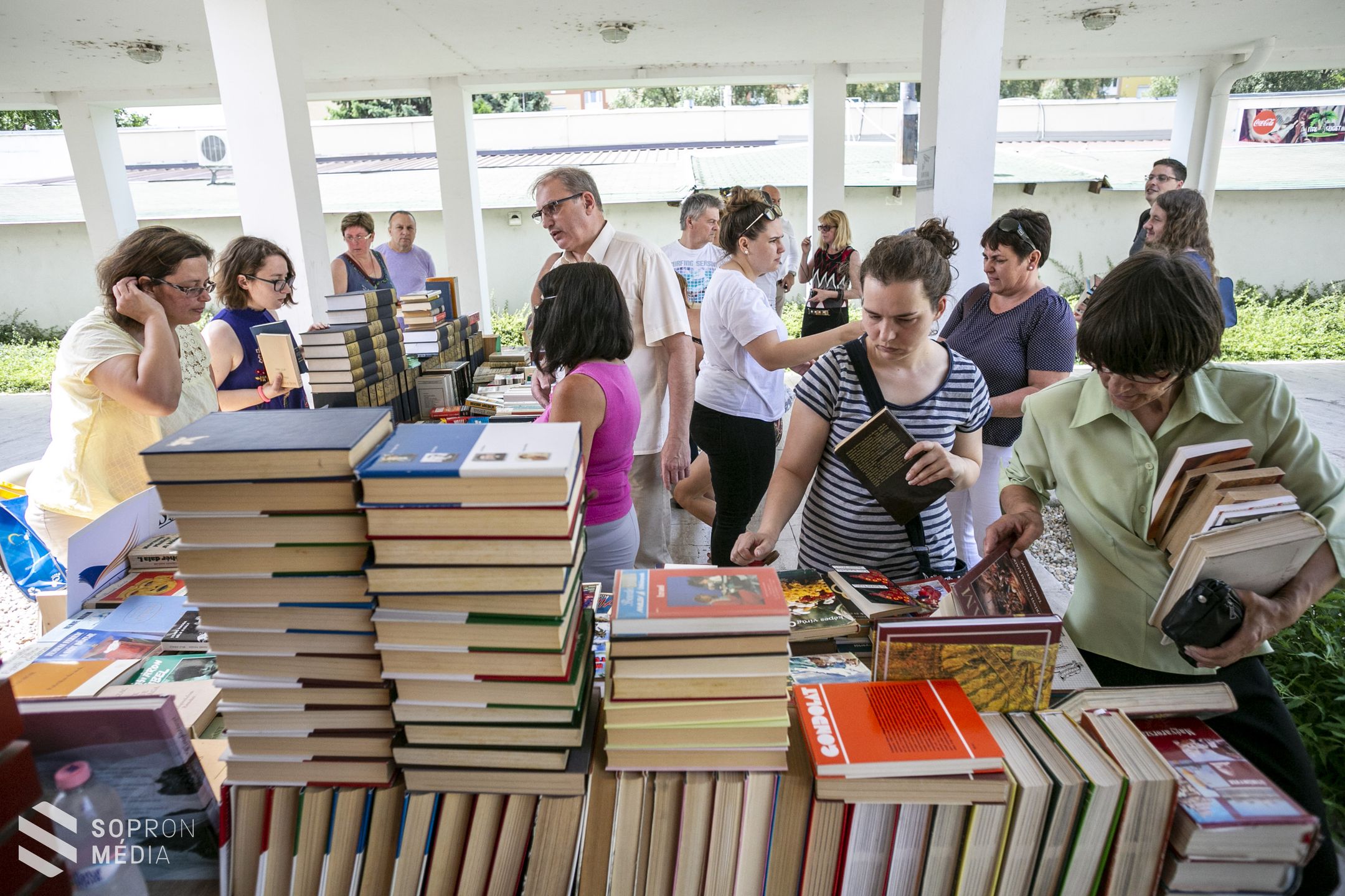 Idén először tartottak Ünnepi Könyvhetet a Jereván lakótelepen