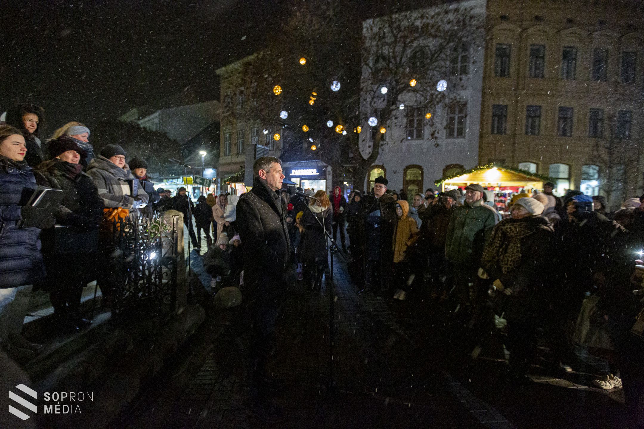 A harmadik adventi gyertya lángja is fellobbant Sopronban
