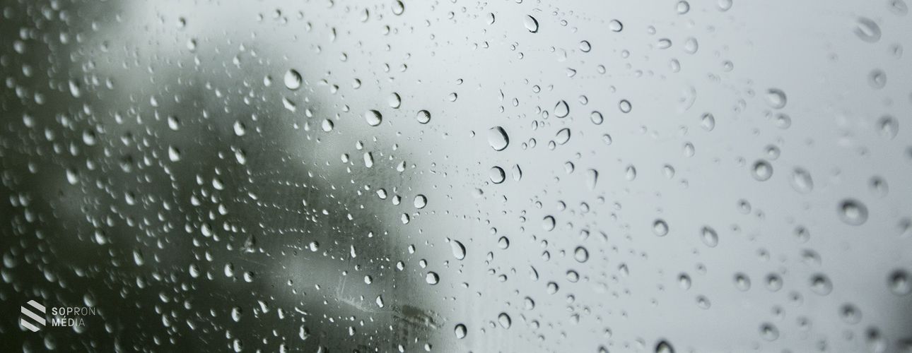 Marad az esős idő! Csütörtökig biztosan szükség lesz az esernyőre