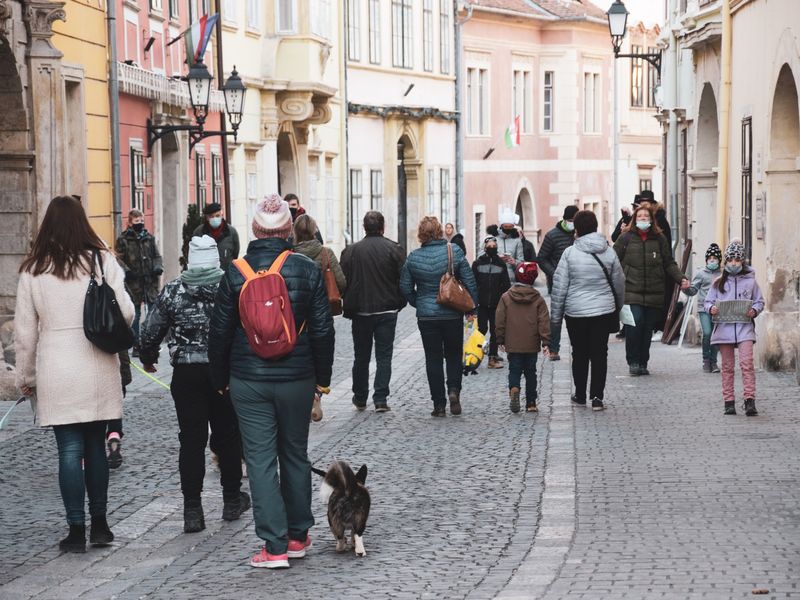Családi (Kaland)Kör 100 éves történetekkel
