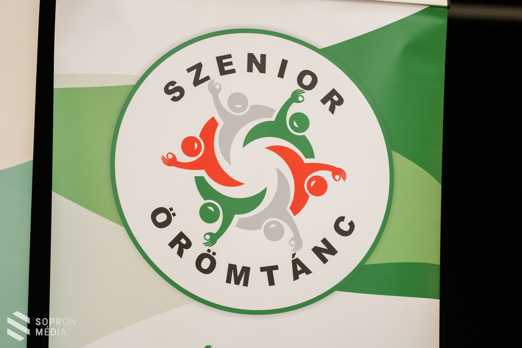 Szenior örömtáncosok találkoztak a GYIK Rendezvényházban