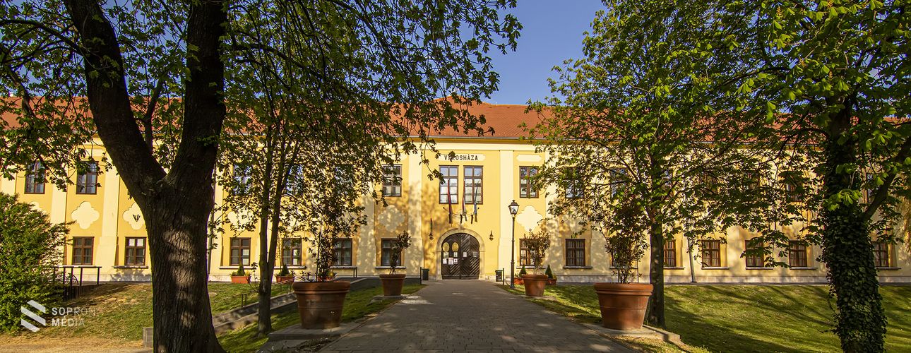 Kapu várának fordulatos története