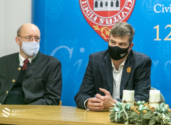  Lenkei Balázs , a Soproni Egyetem Alkalmazott Művészeti Intézet igazgatója