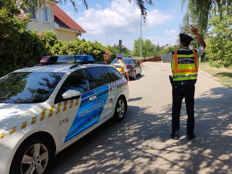 Koncentrált ellenőrzésekkel segítik a rendőrök a biztonságos közlekedést