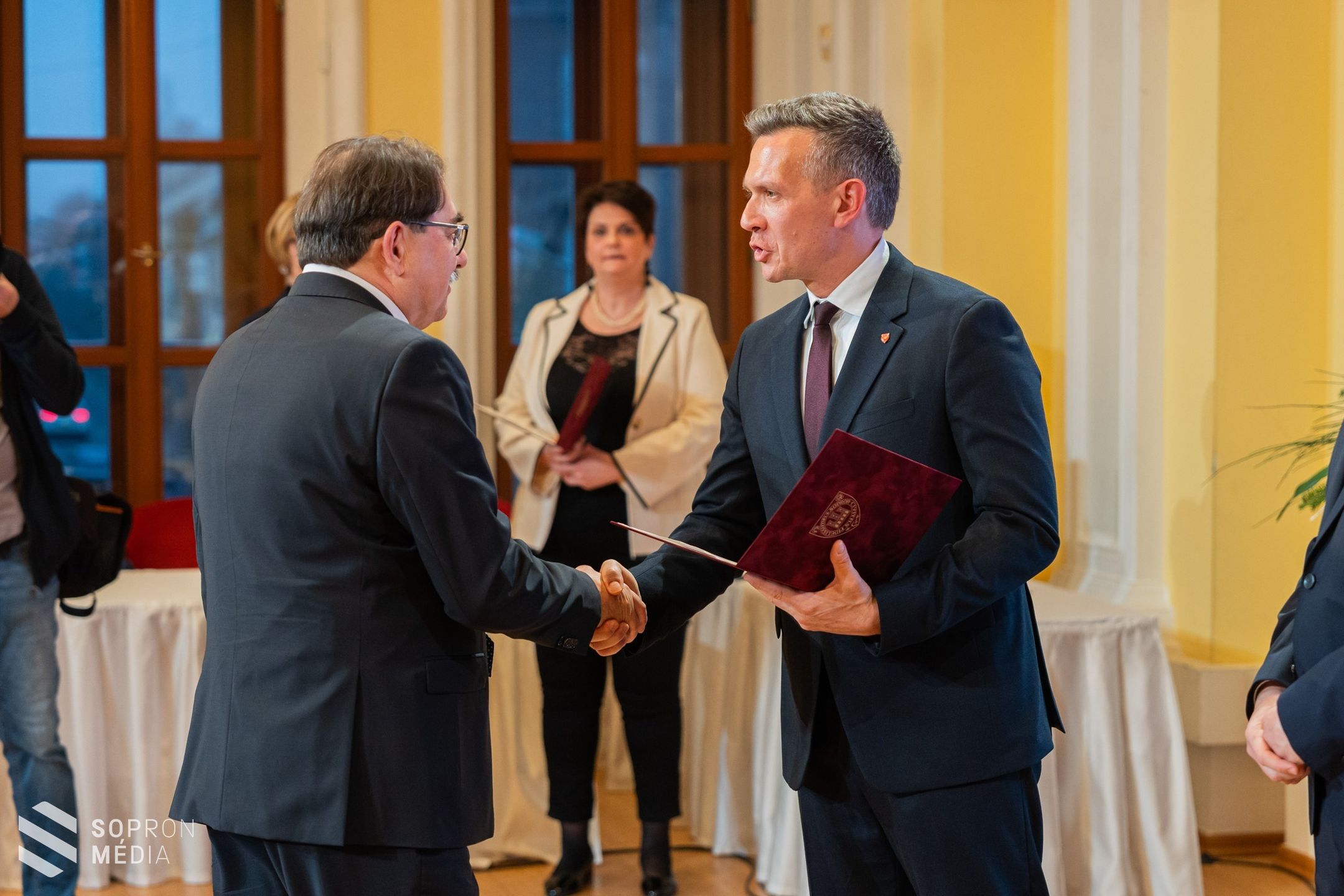 A városi kitüntetések átadásával vette kezdetét a hűségnapi ünnepségsorozat