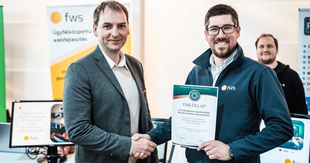 A képen Erdős Vilmos, a Győr-Moson-Sopron Megyei Kereskedelmi és Iparkamara térségi irodavezetője és Németh Dávid, az fws online Zrt. vezető értékesítője látható.