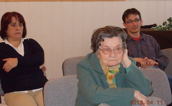 Faluházi esték 2013. április