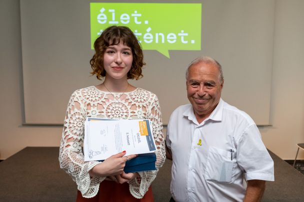 Szavakból újjászületni