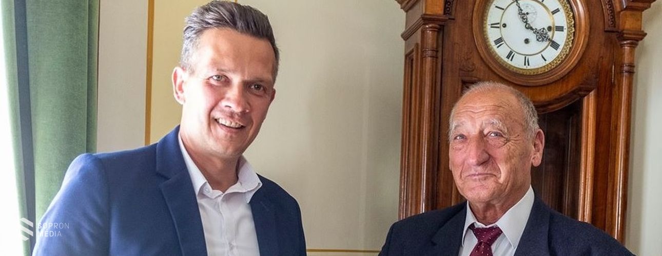 Polgármesteri elismerést kapott dr. Hoffer Lajos nyugalmazott sebész főorvos!
