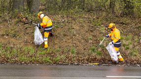 25,62 tonna szemetet gyűjtöttek össze a megyében a Magyar Közút munkatársai