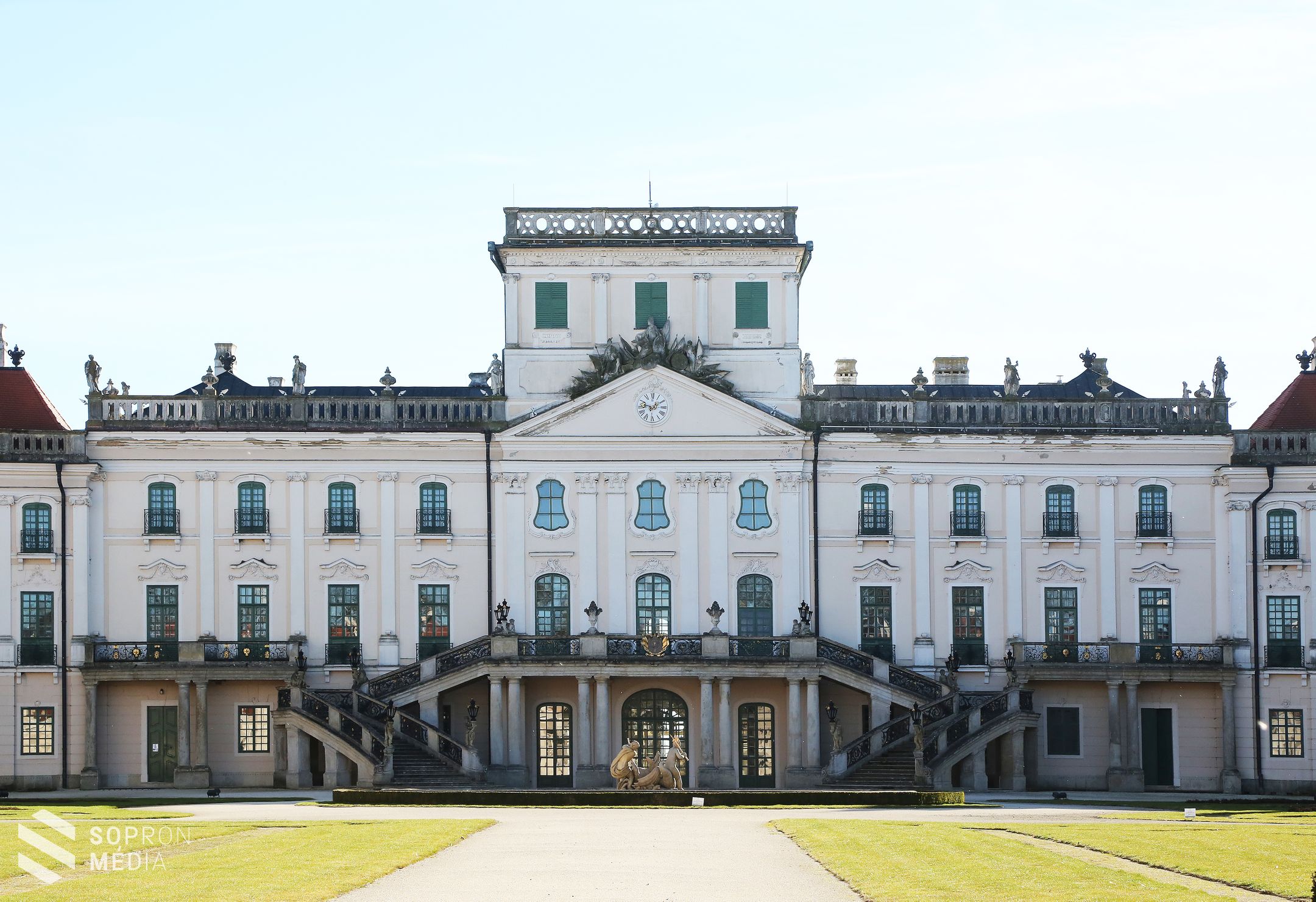 4,3 milliárd forintból szépül tovább a fertődi Esterházy - kastély