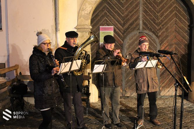 Sopron Város Fúvószenekarának tagjai is közreműködtek az ünnepi eseményen