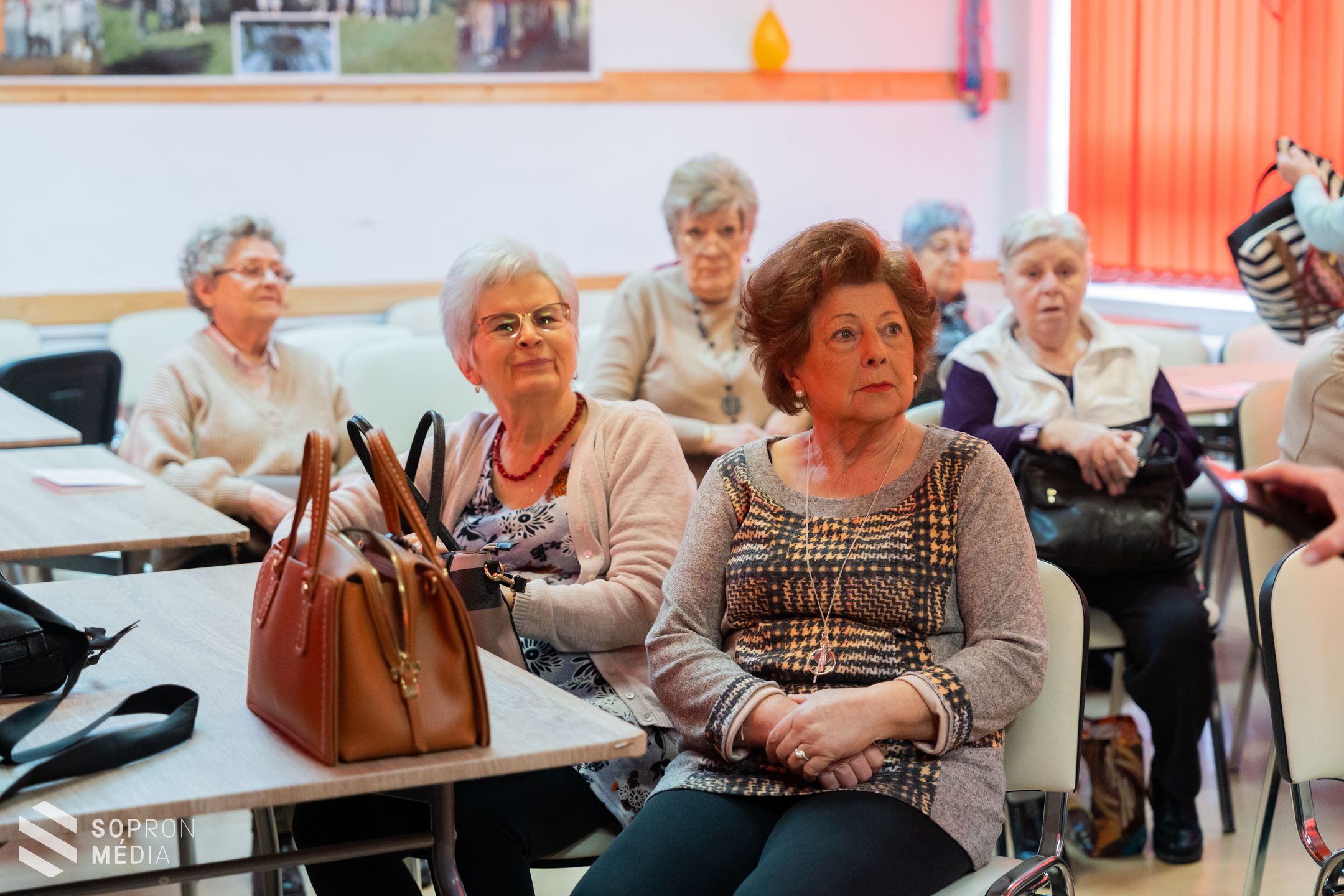 Farsangi folklórdélután a Lővéri Nyugdíjas Klubban