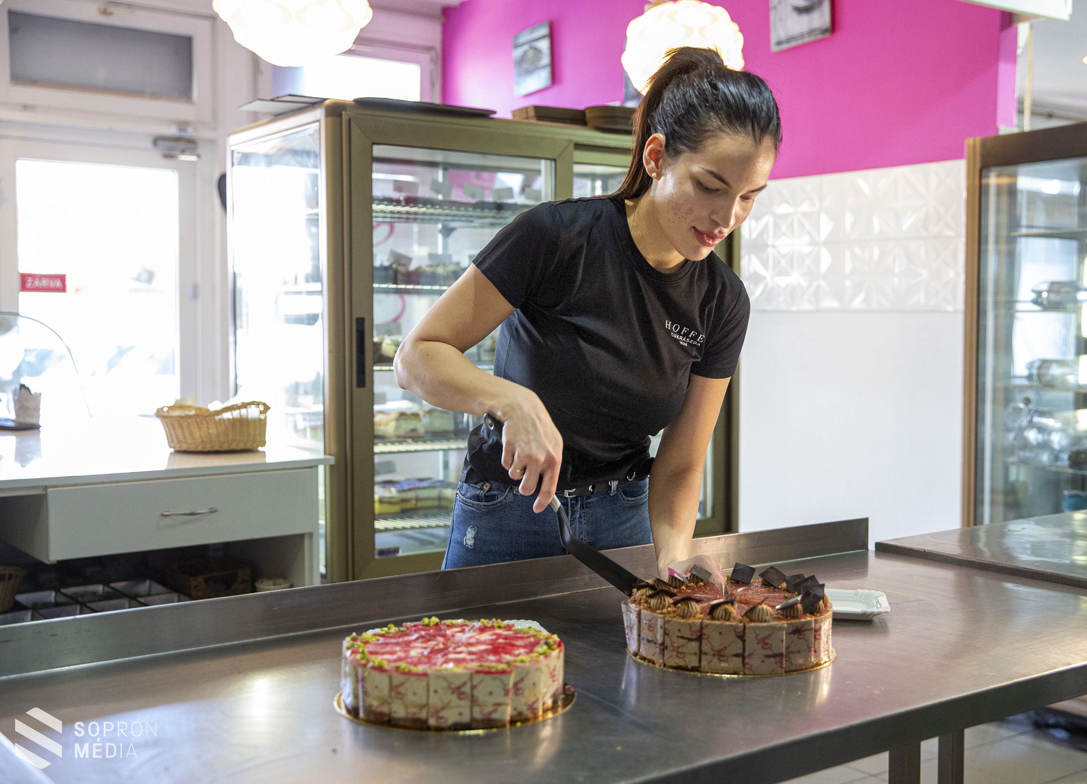 Soproni cukrászdák is kínálják az ország tortáját