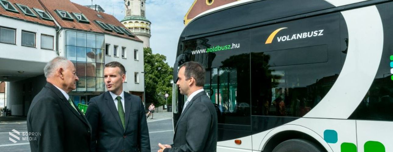 Az elektromos autóbusz a jövőbe mutat