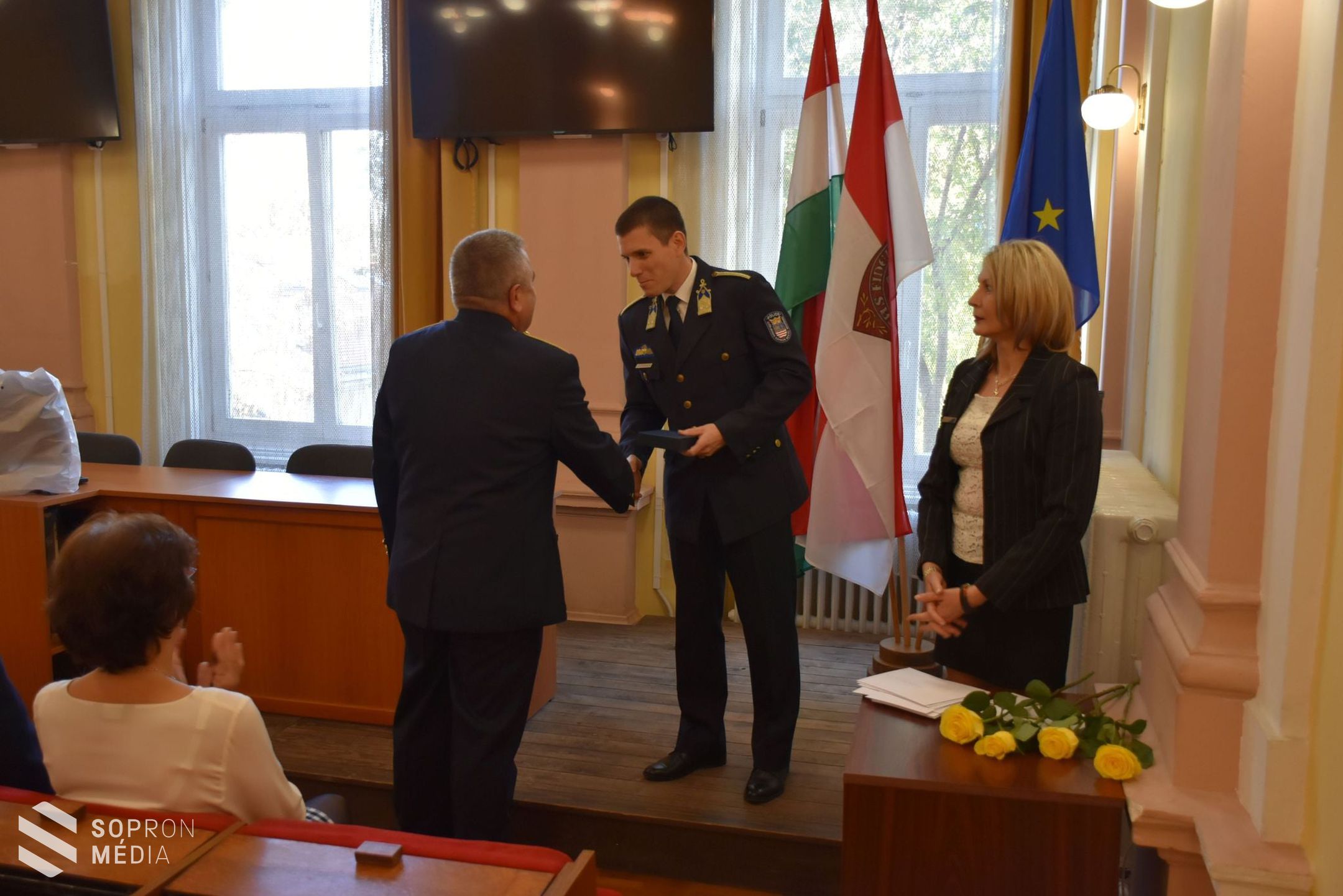 Elismerésben részesültek a soproni rendőrök