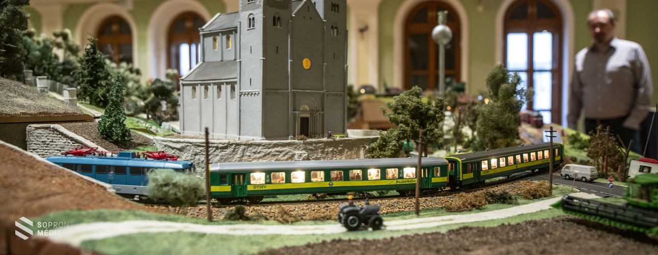 Modellezett valóság! Terepasztalon is épül az M85-ös
