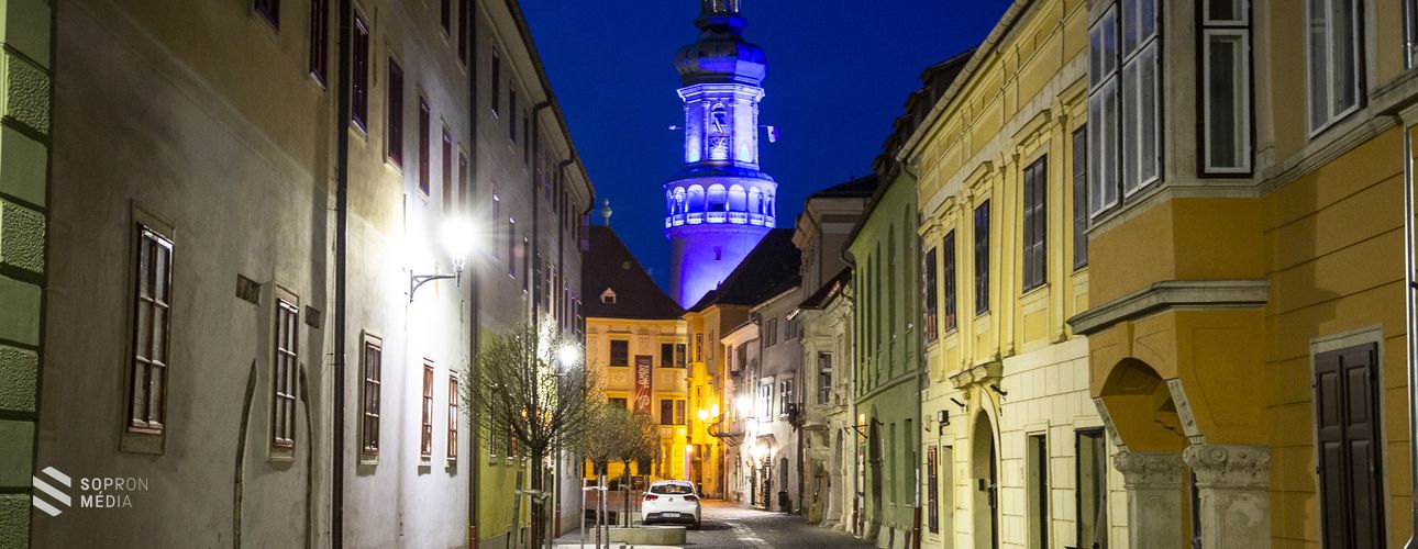 Kékbe borul a Tűztorony is a V4 elnökség tiszteletére
