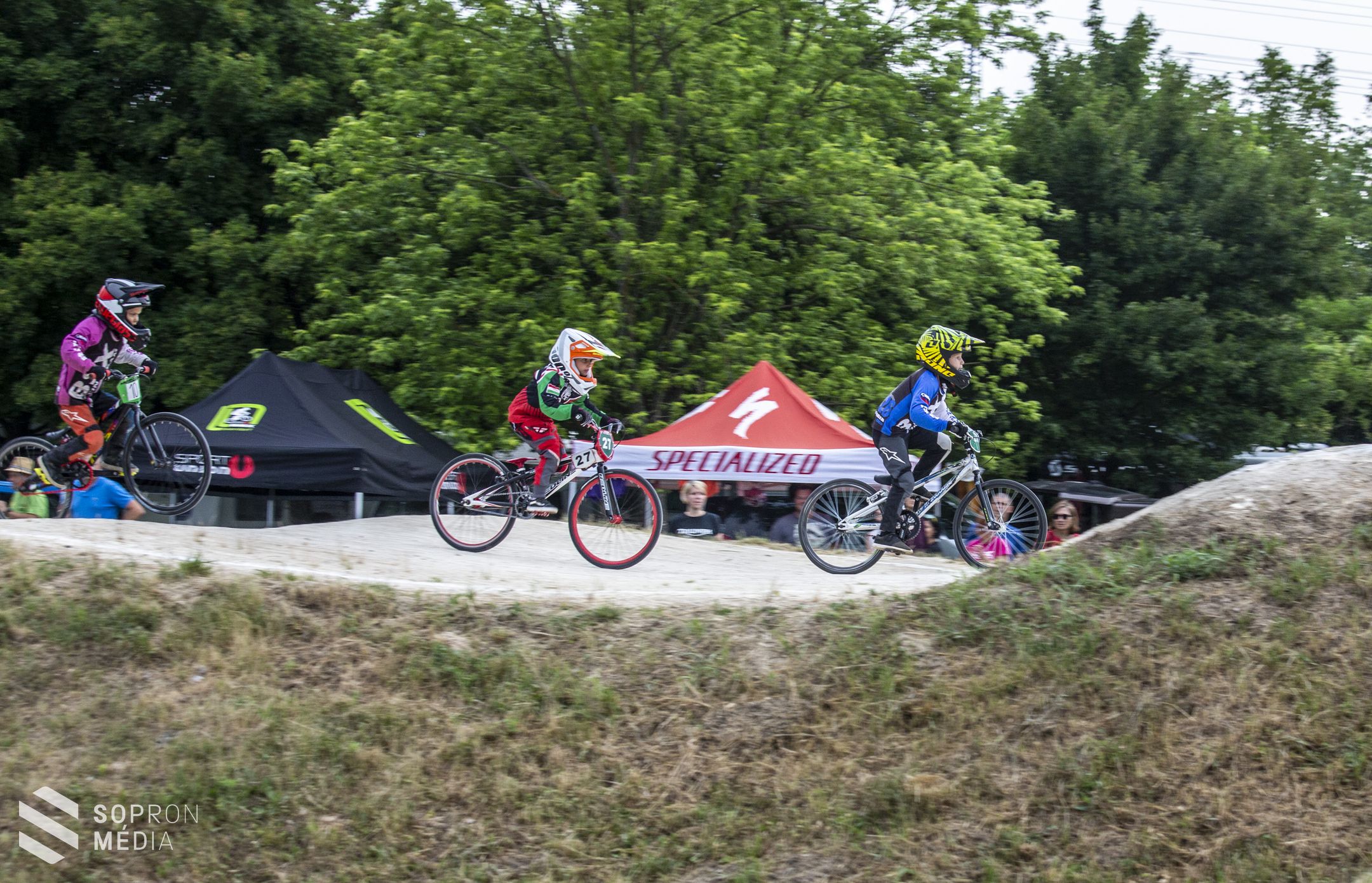 A BMX-eseké a terep!
