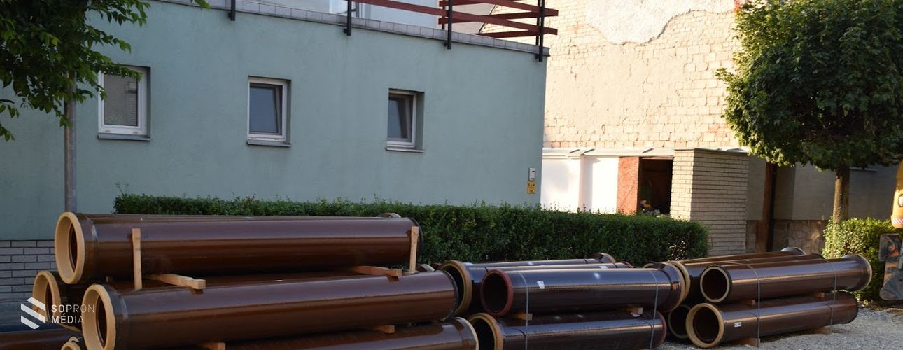 Vízvezetéket fektetnek a Lőver körúton