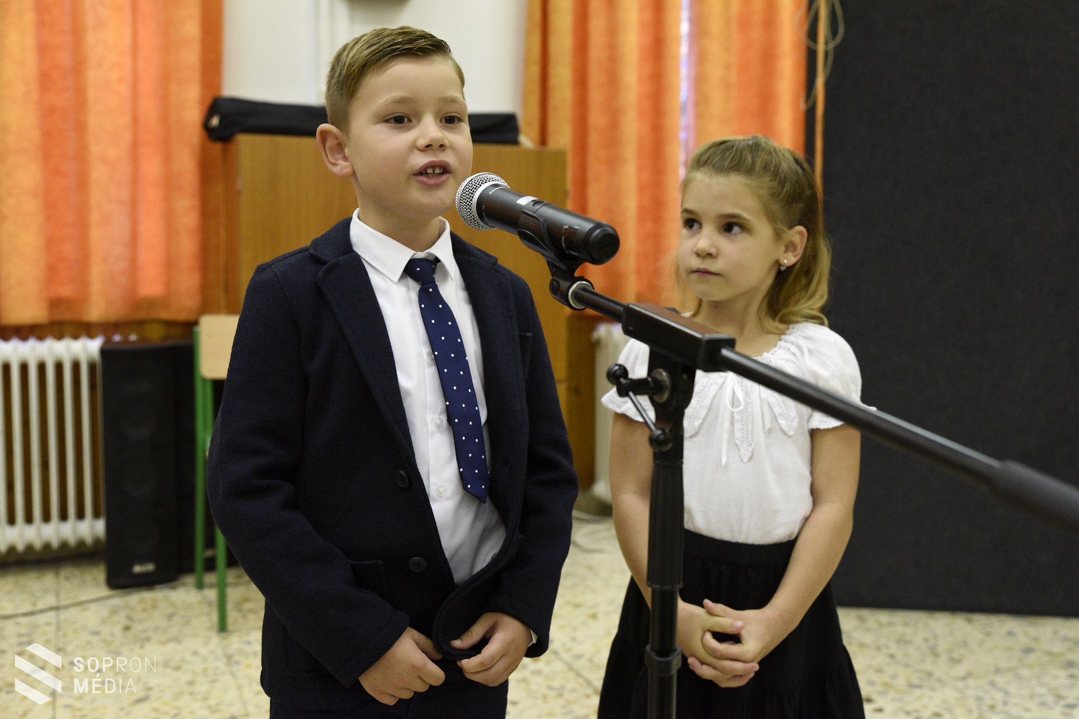 Évnyitó a Fenyő téren – holnap becsöngetnek az új tanévre