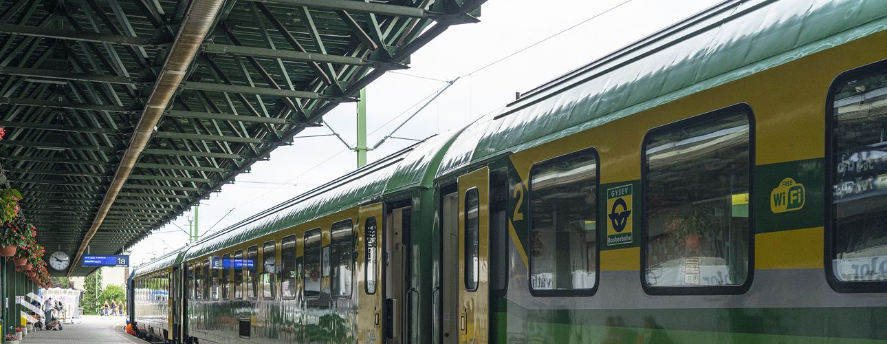 A Sopron-Csorna-Győr és a Szombathely-Csorna-Győr között utazók az InterCity-vonatokat felár megfizetése nélkül vehetik igénybe