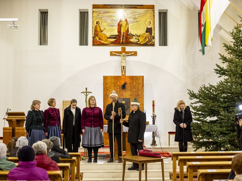 Advent a Jereván lakótelepen – hagyománnyá tették a karácsonyvárást