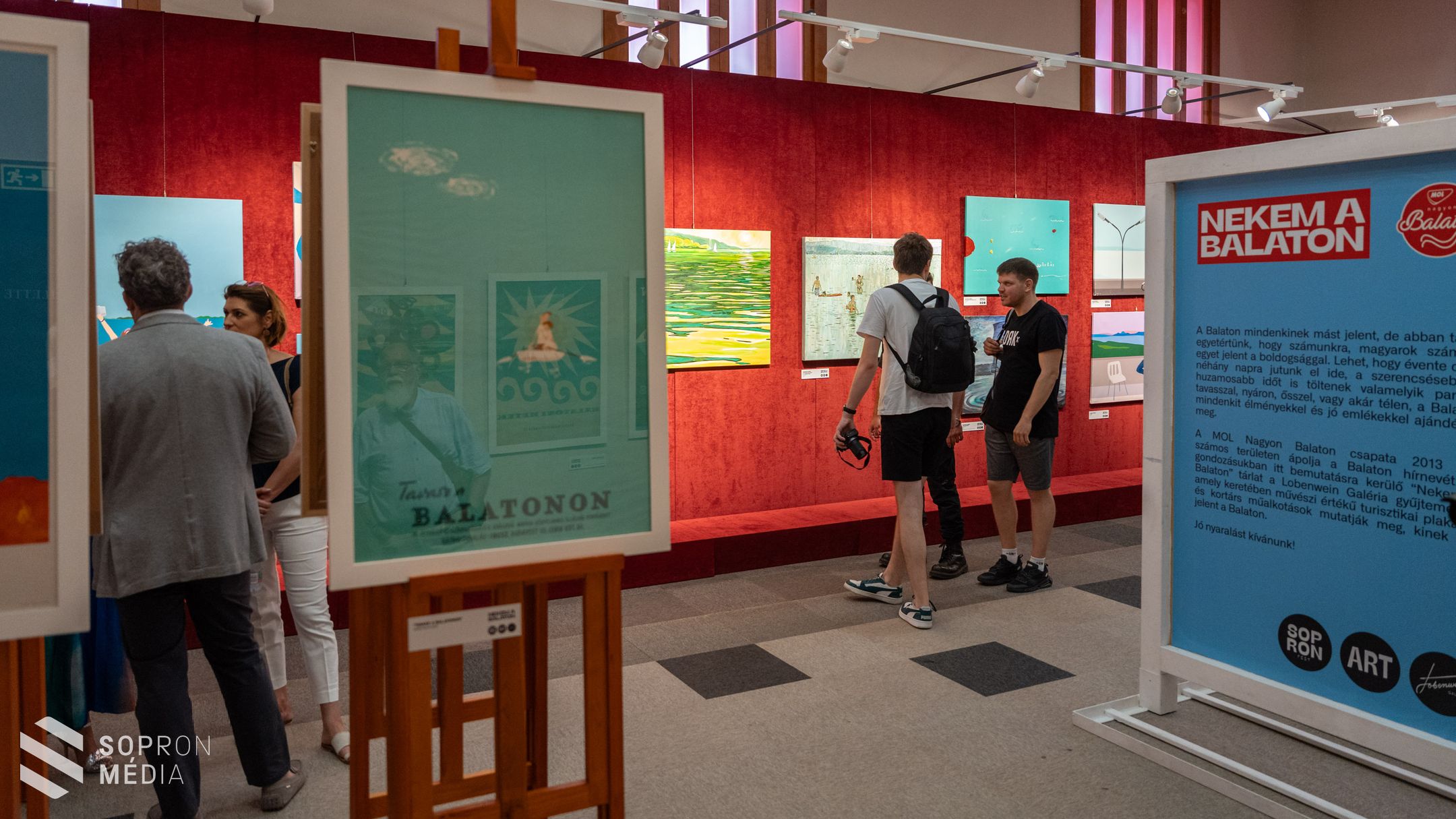 Dupla kiállítás nyílt a Munkácsy teremben