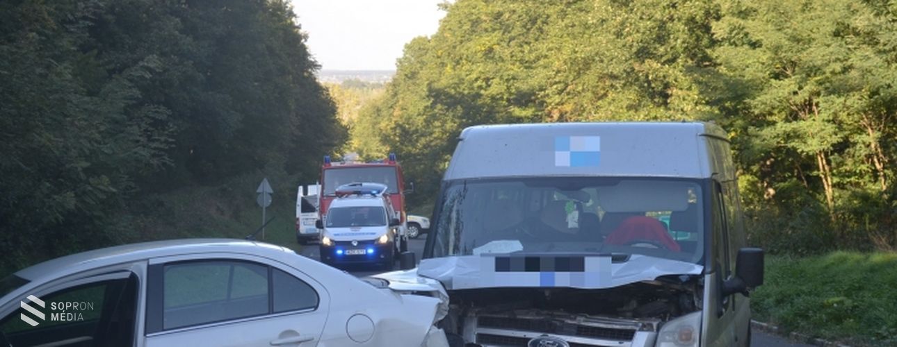 Hátulról nekihajtott és az árokfalnak lökte Lövőnél