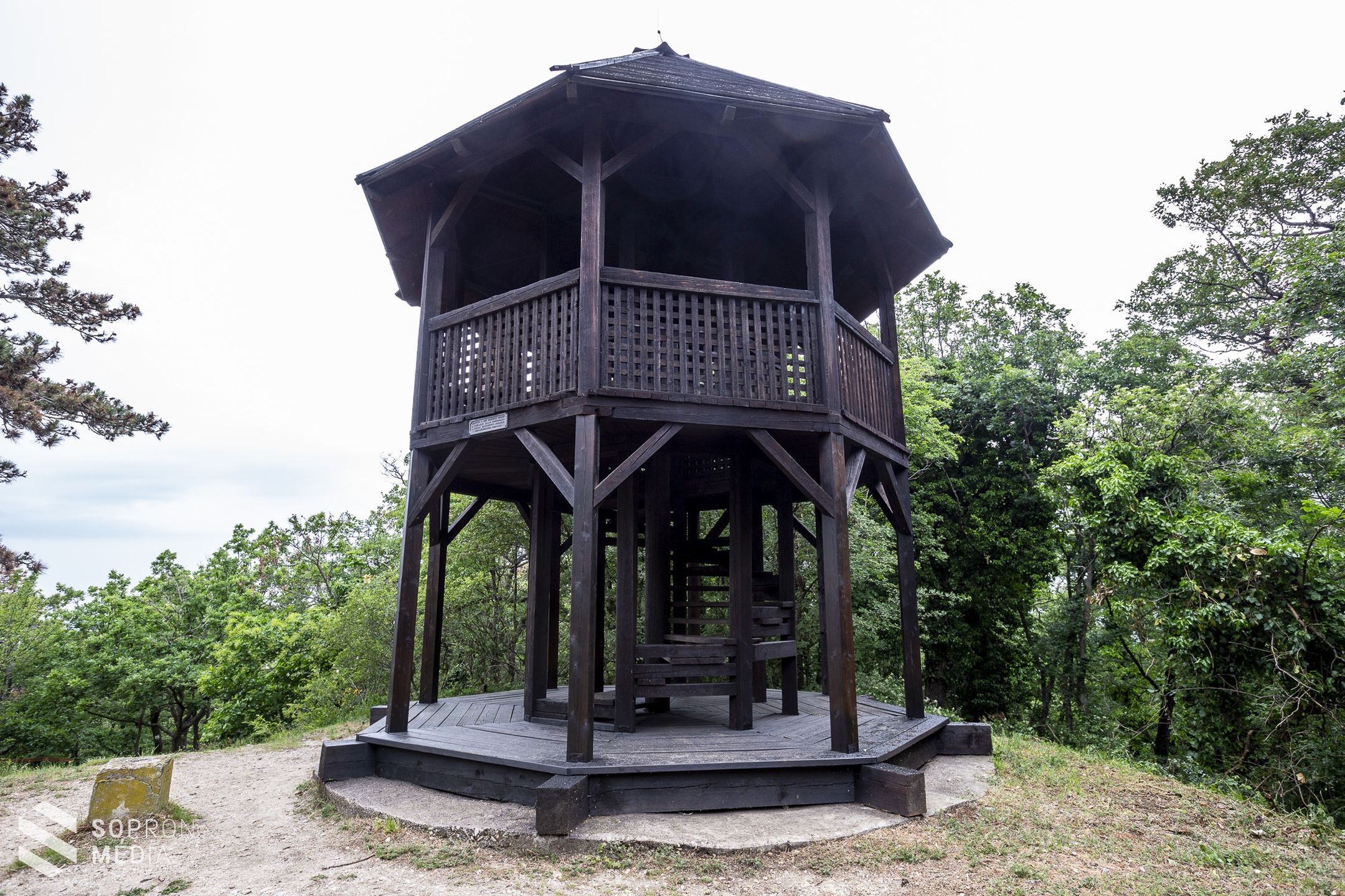 Átadták a felújított Gloriette-kilátót