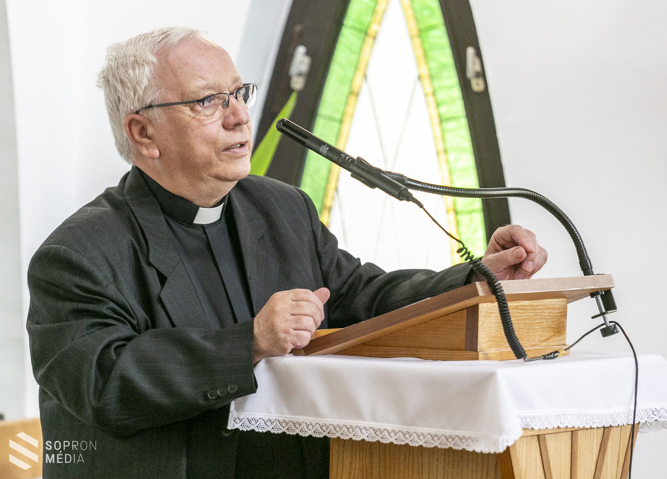 Előadás a testi-lelki egészségért és a virágos Sopronért