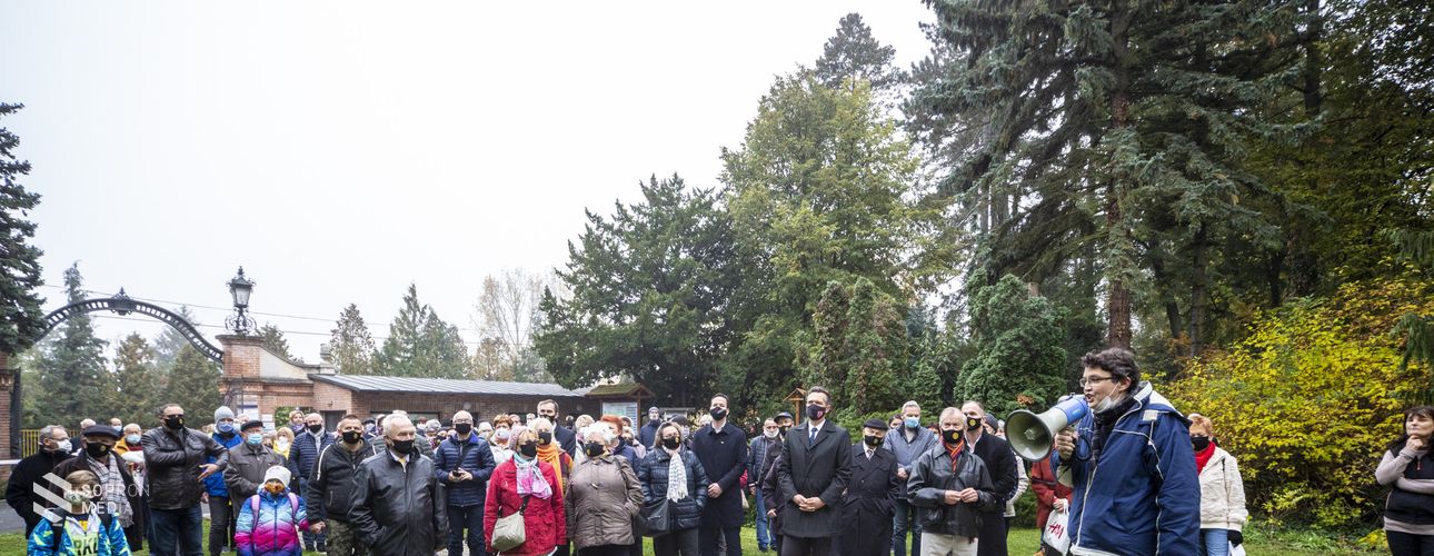 Jótékonysági sétát tartott a Rotary Club Sopron a botanikus kertben