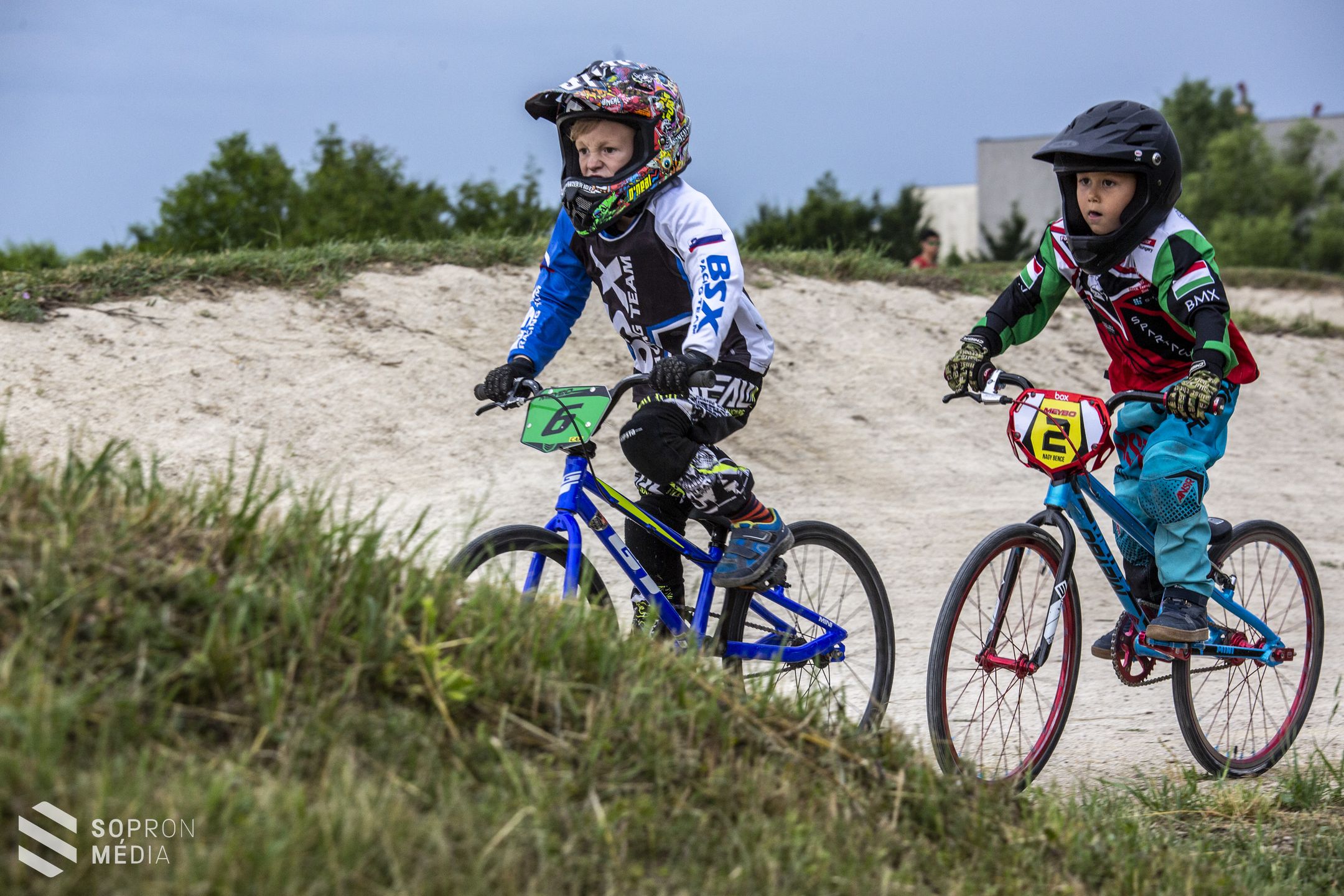 A BMX-eseké a terep!