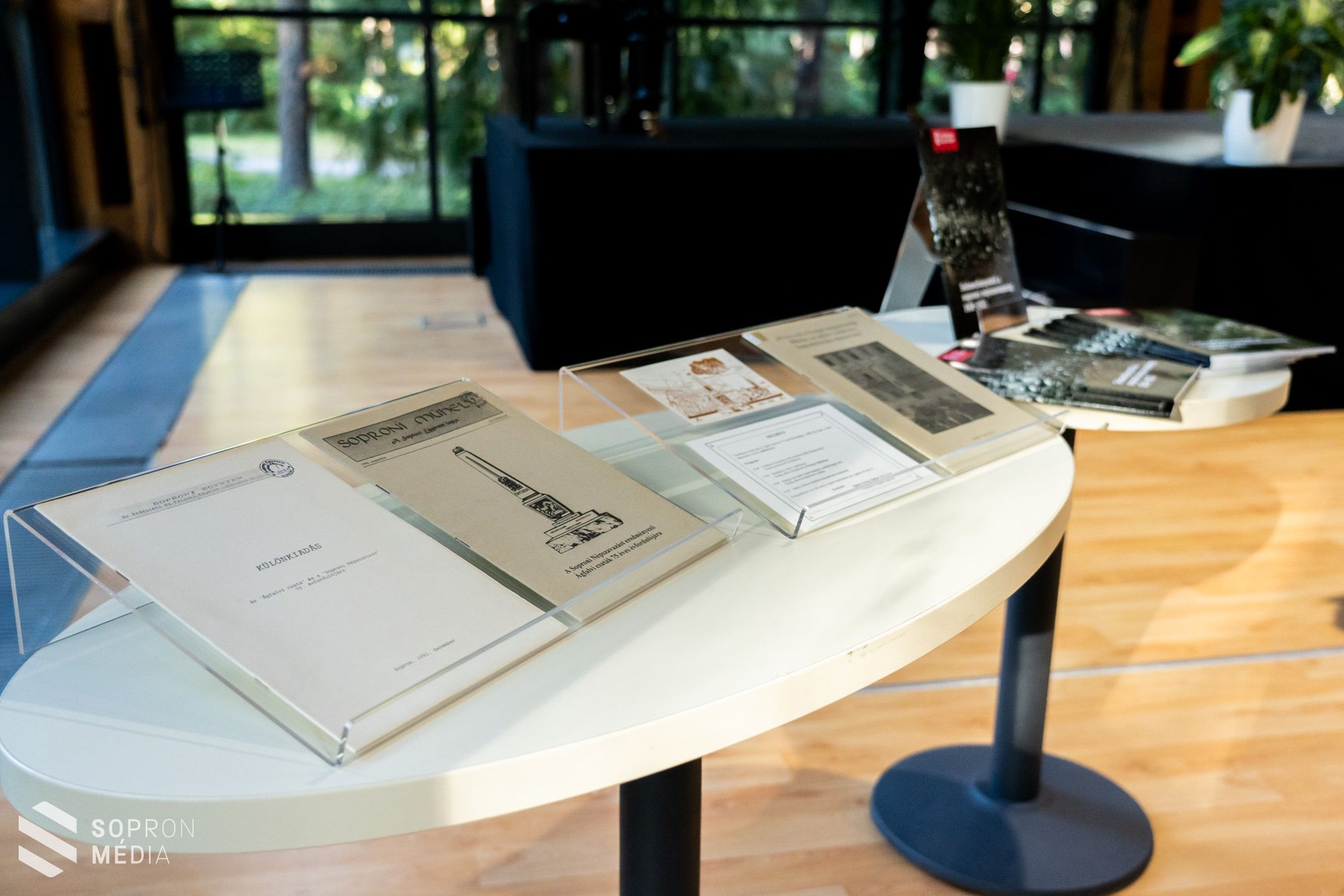 Történelmi tisztánlátás - hiánypótló könyv született a Soproni Egyetem diákságának hőstetteiről