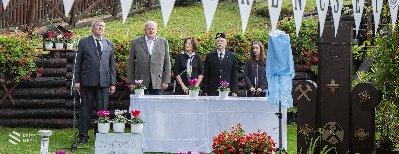 Jó szerencsét! – Görbehalmon is megemlékeztek a bányászokról