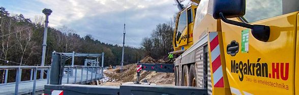 Net posts lifted at Veszprém Zoo using our 100 tonne Grove crane truck