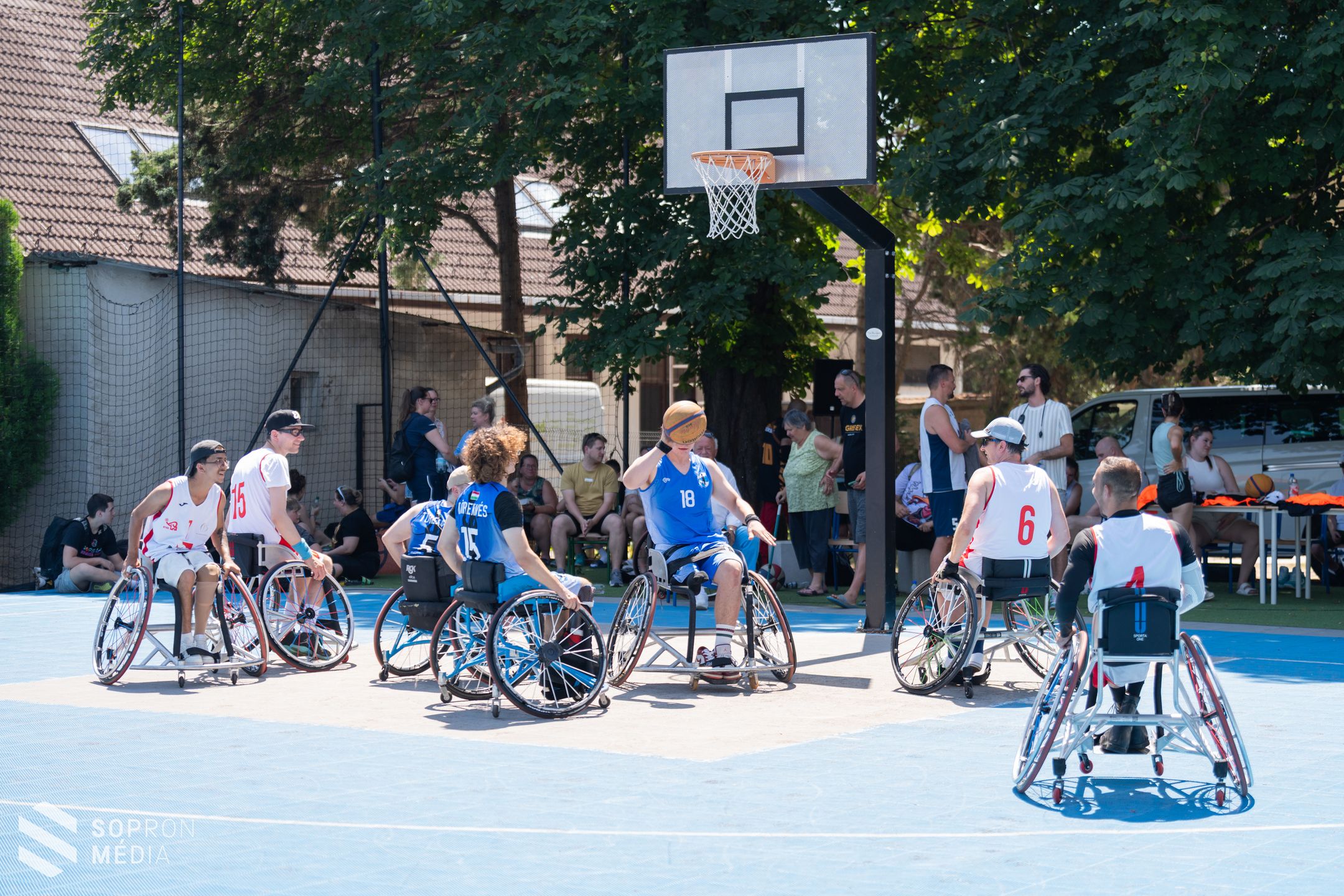 Kosár, zene és esélyegyenlőség a Fenyő téren: lezajlott az idei Streetball Sopron