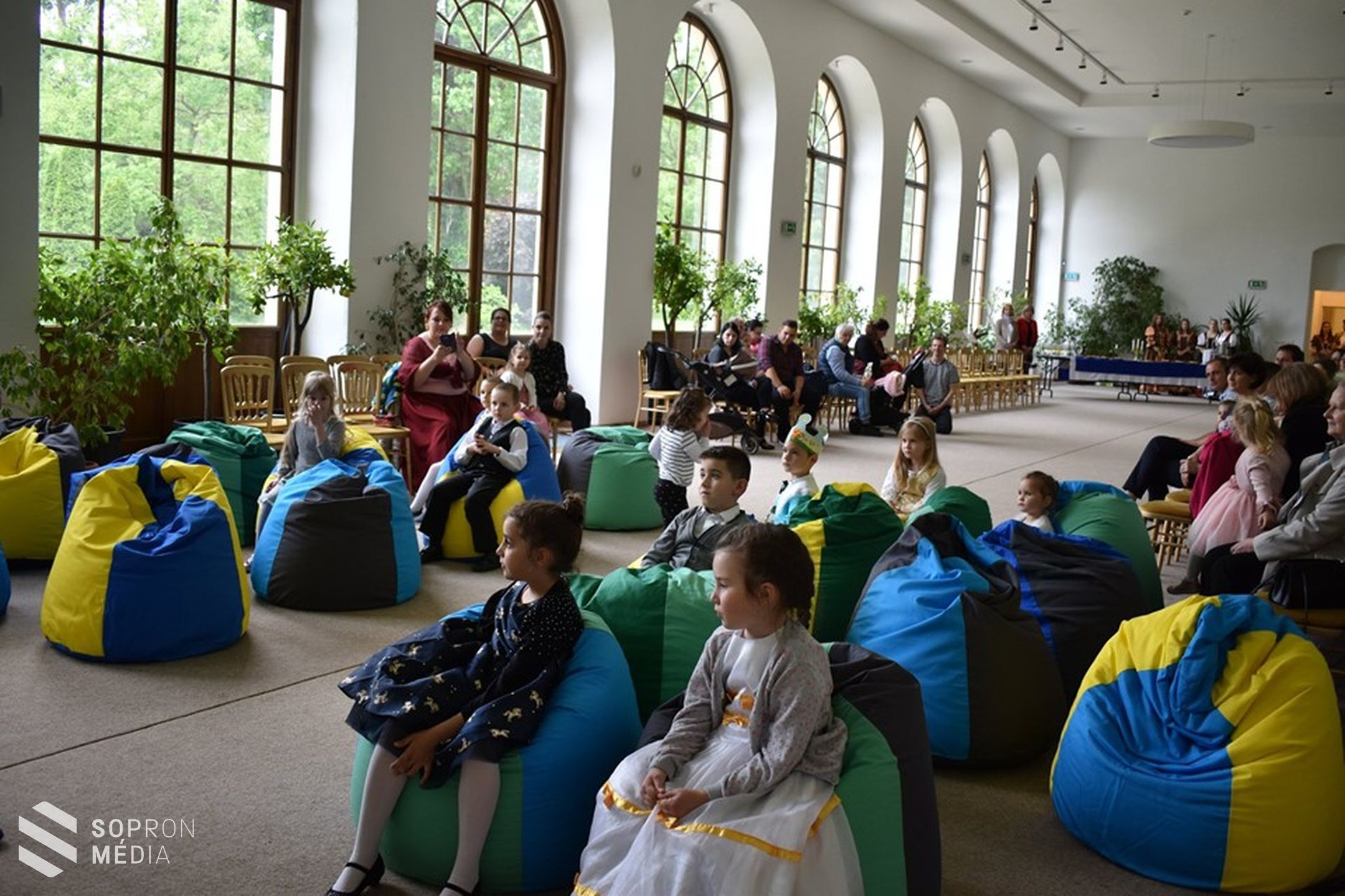 Képgaléria a fertődi Esterházy-kastély kishercegi báljáról