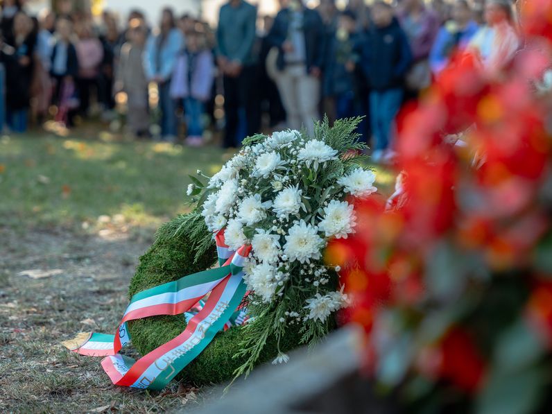 Sopronban is fejet hajtottak az aradi vértanúk emléke előtt
