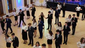 A fiatalok egyik legszebb középiskolás élménye a koszorúcska