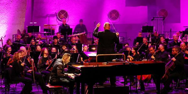 „Határok nélkül - Péter Bence és a Győri Filharmonikus Zenekar”